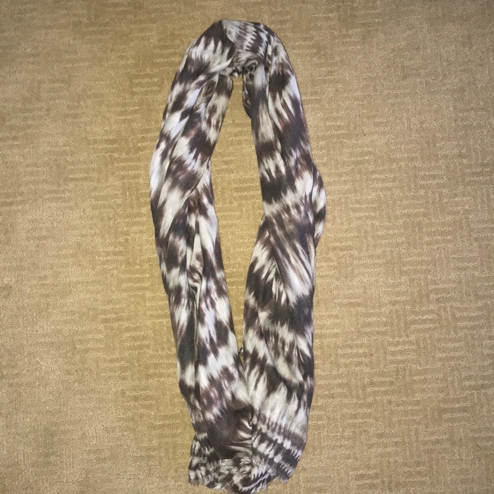 NWOT Scarf